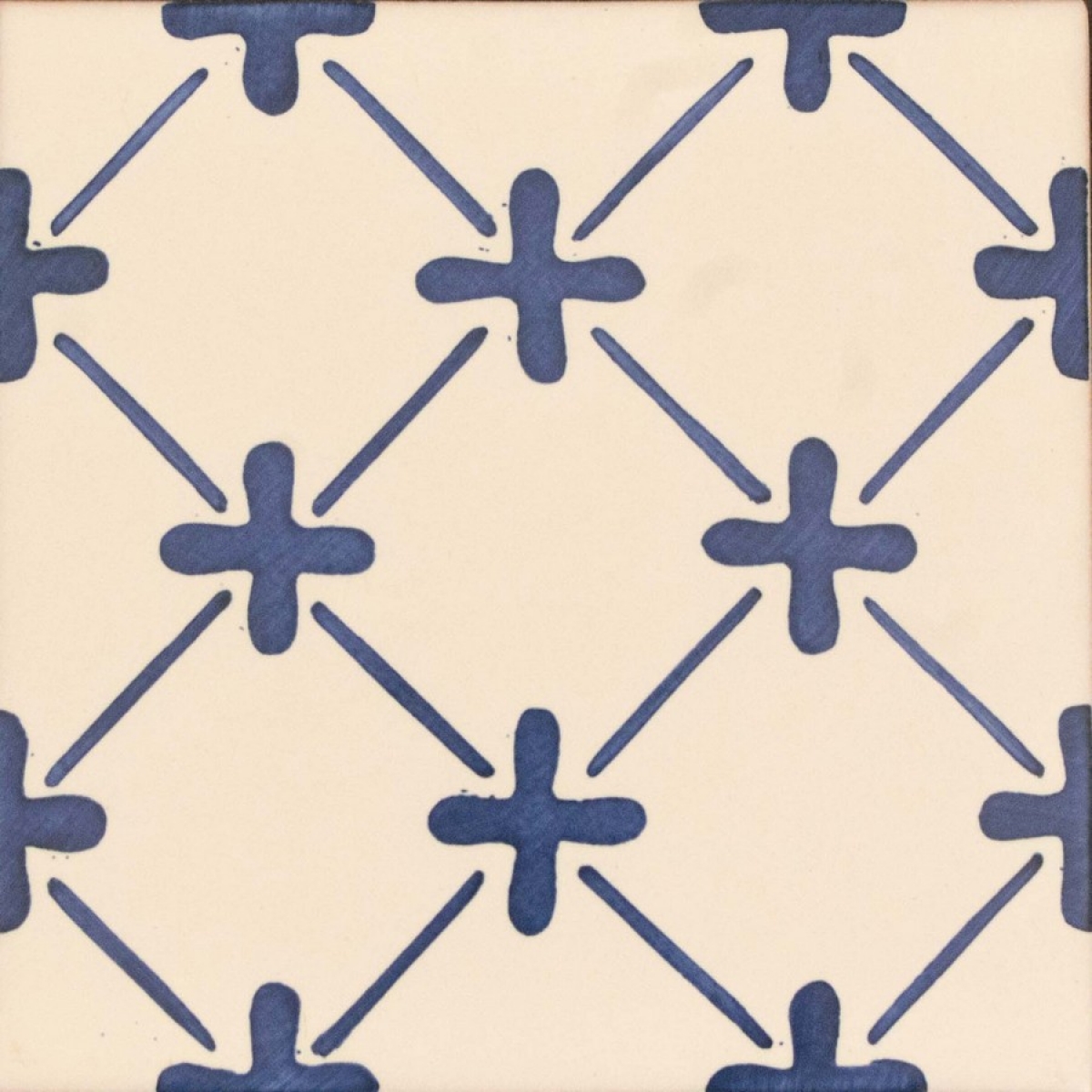 maiolica siciliana con le croci blu